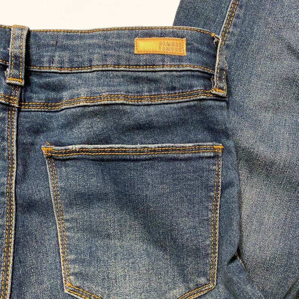 Jeans. - Picture 4 of 7